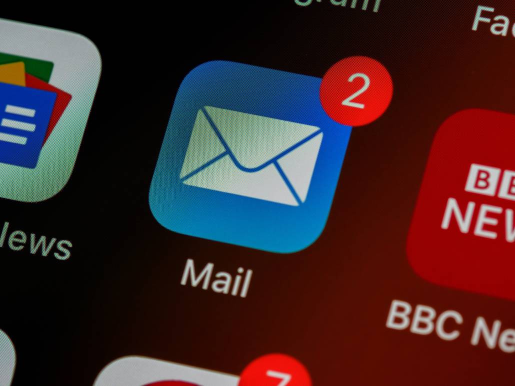 iPhone authorized to accept email from CRA